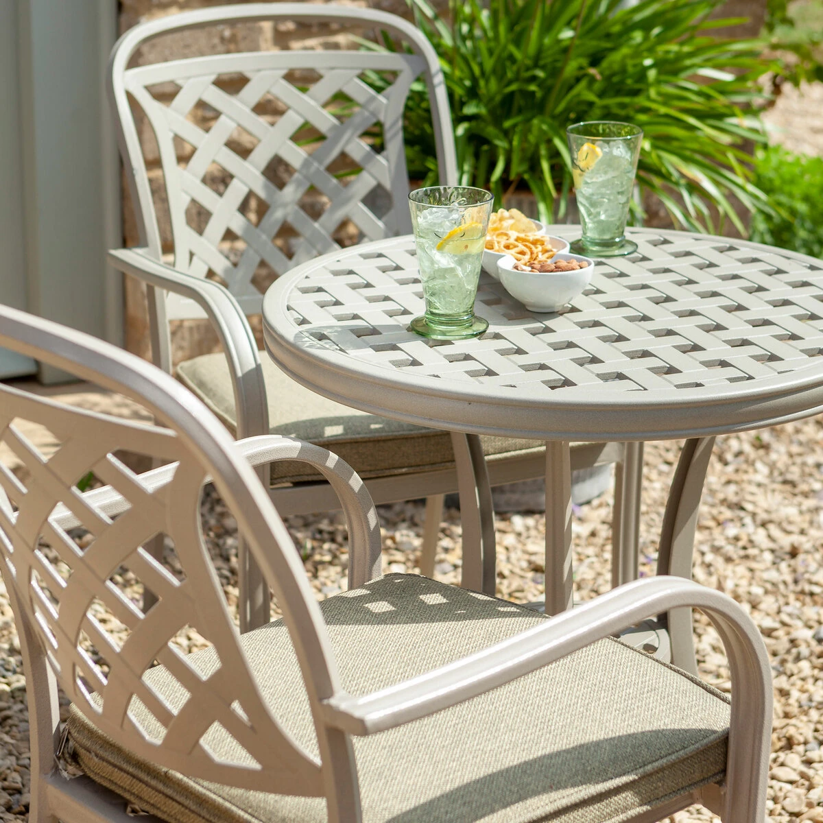 Berkeley Cast Aluminium 2 Seater Round Furniture Set 5 Berkeley Cast Aluminium 2 Seater Round Furniture Set - Image 3