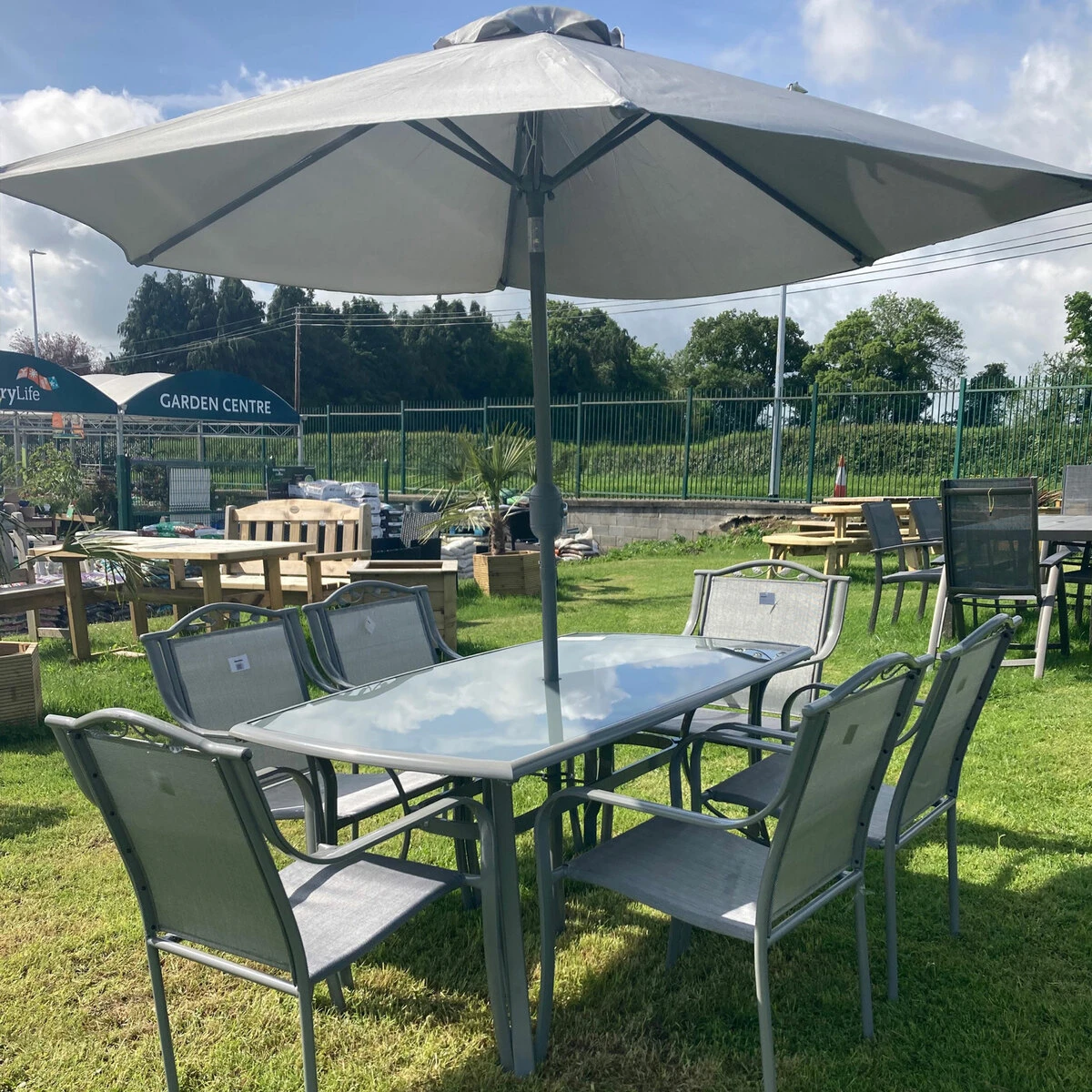 Provence Rectangular 6 Seater With Parasol 4 Provence Rectangular 6 Seater With Parasol - Image 2