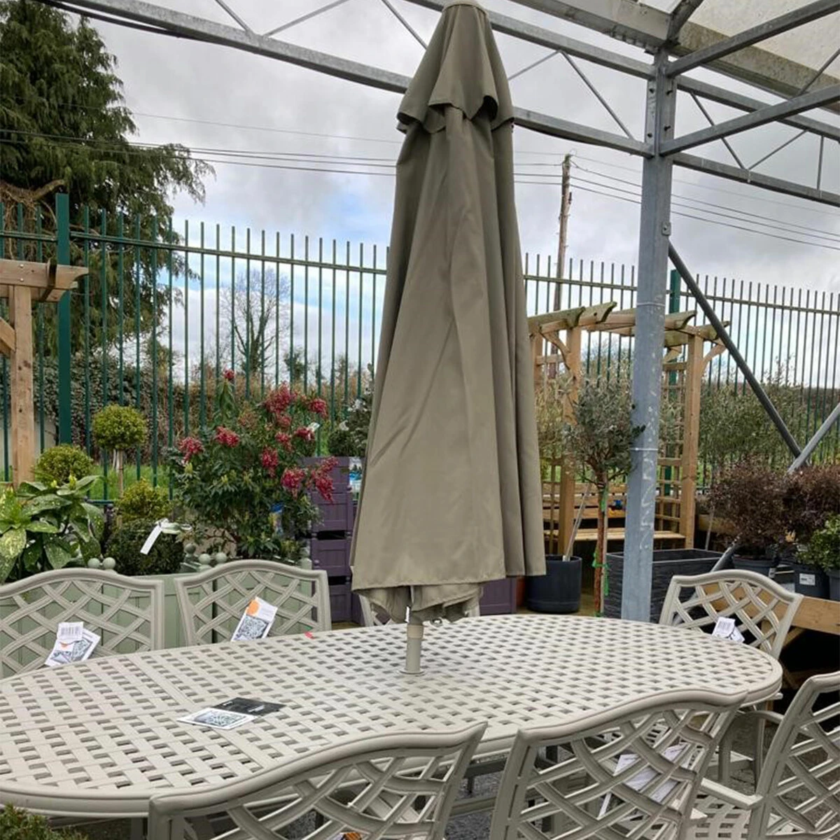 Beaumont Cast Aluminium 8-Seater Oval Furniture Set 7 Beaumont Cast Aluminium 8-Seater Oval Furniture Set - Image 5