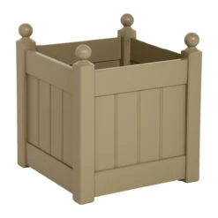 Classic Painted Nutmeg Planter